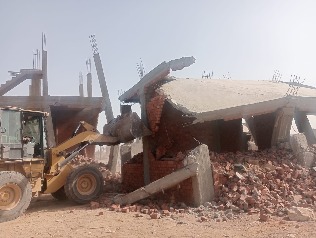 القليوبية تواصل التصدي للبناء المخالف وتسترد 68 فدانًا من أملاك الدولة